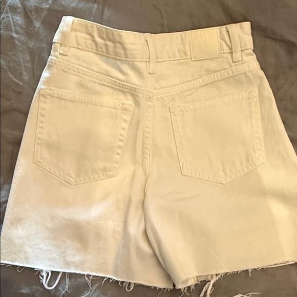 Zara Women's Cream Distressed Jean Shorts - Picture 3 of 5